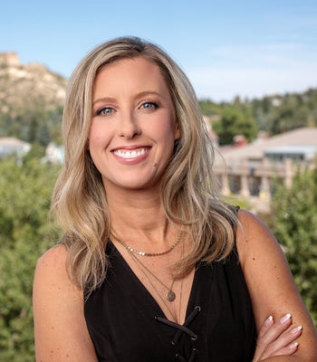 Portrait of Janell Arant, Realtor, Broker Associate.